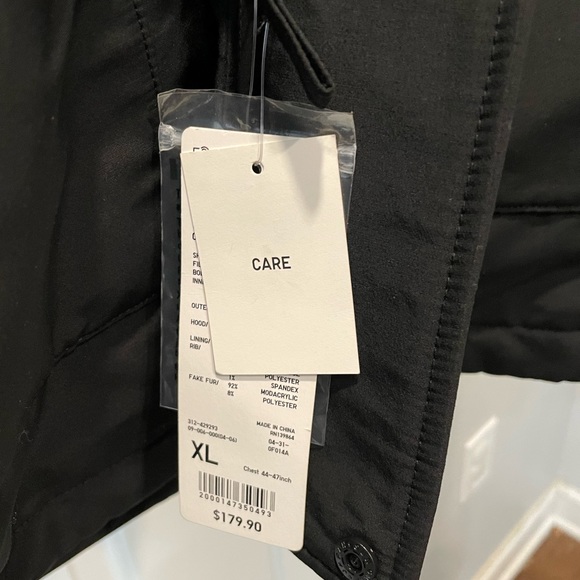 (SOLD) Uniqlo Hybrid Down coat - Picture 2 of 11